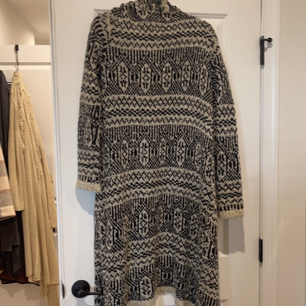 Bb Dakota size m long sweater cardigan - Picture 3 of 3
